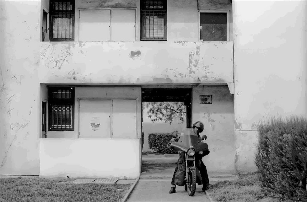 La Cité Pierre Montillet, située dans le quartier Sud du Blanc-Mesnil, a été construite par l'architecte d'origine grecque Georges Candilis1 en 1956-57 pour le compte du bailleur Emmaüs Habitat. Entre 1999 et 2012, la cité a fait l'objet d'une rénovation urbaine intense avec des démolitions-reconstructions, et tous les bâtiments ayant été construits à l'origine ont été rasés un par un. 
Depuis 2011, de nouveaux bâtiments, plus contemporains et plus bas, ont fait leur apparition à l'emplacement des anciens bâtiments datant des années 1950.