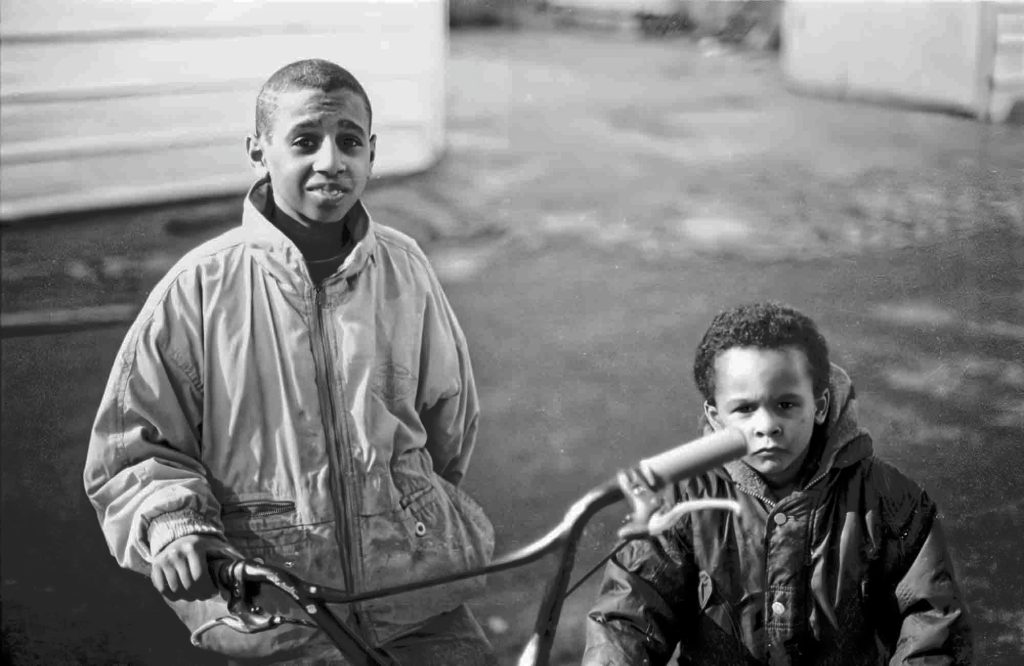 La Cité Pierre Montillet, située dans le quartier Sud du Blanc-Mesnil, a été construite par l'architecte d'origine grecque Georges Candilis1 en 1956-57 pour le compte du bailleur Emmaüs Habitat. Entre 1999 et 2012, la cité a fait l'objet d'une rénovation urbaine intense avec des démolitions-reconstructions, et tous les bâtiments ayant été construits à l'origine ont été rasés un par un. 
Depuis 2011, de nouveaux bâtiments, plus contemporains et plus bas, ont fait leur apparition à l'emplacement des anciens bâtiments datant des années 1950.