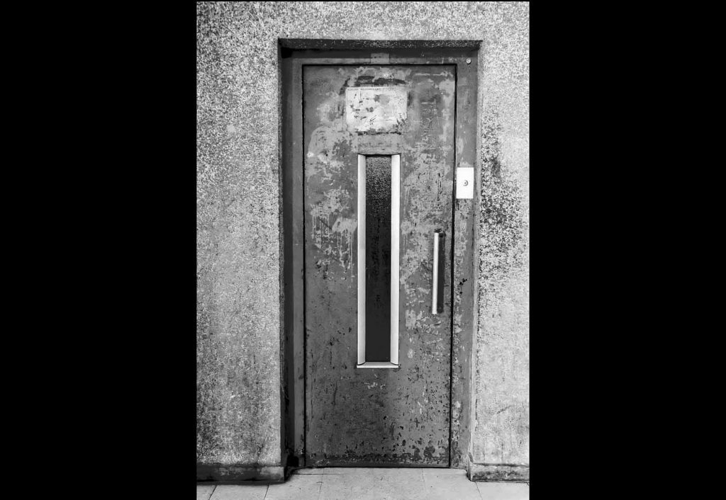 La Cité Pierre Montillet, située dans le quartier Sud du Blanc-Mesnil, a été construite en 1956-57 pour le compte du bailleur Emmaüs Habitat. 
Entre 1999 et 2012, la cité a fait l'objet d'une rénovation urbaine intense avec des démolitions-reconstructions, et tous les bâtiments ayant été construits à l'origine ont été rasés un par un.