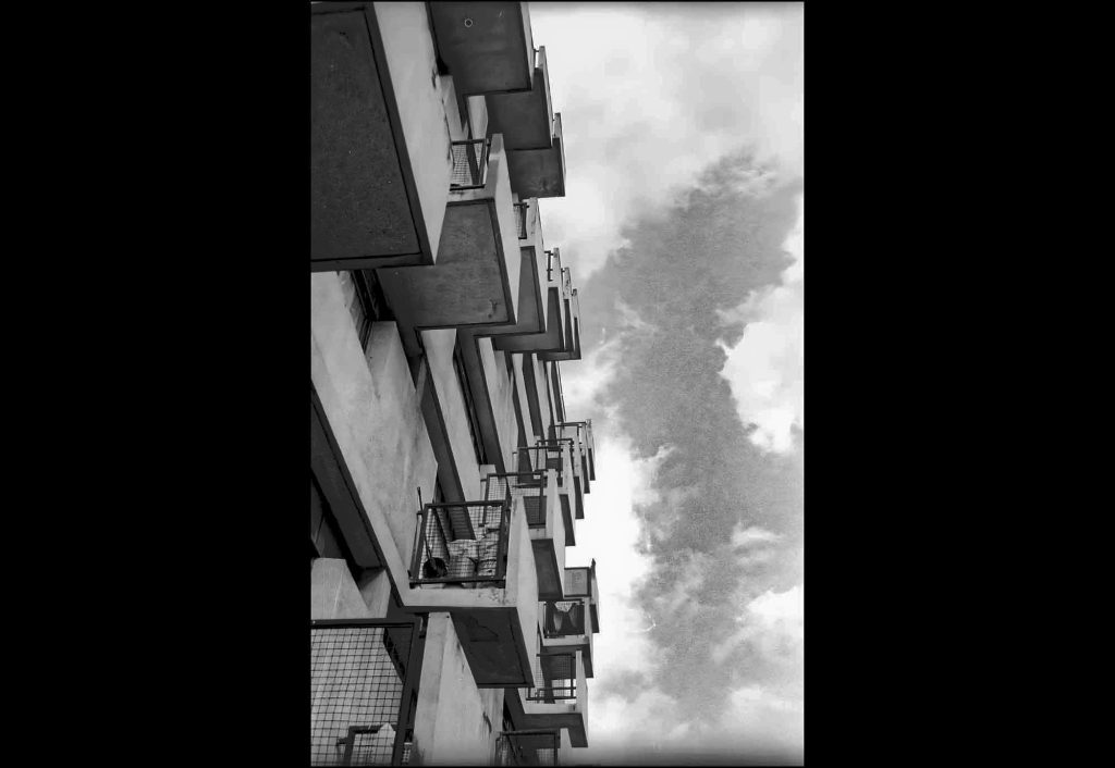 La Cité Pierre Montillet, située dans le quartier Sud du Blanc-Mesnil, a été construite en 1956-57 pour le compte du bailleur Emmaüs Habitat. 
Entre 1999 et 2012, la cité a fait l'objet d'une rénovation urbaine intense avec des démolitions-reconstructions, et tous les bâtiments ayant été construits à l'origine ont été rasés un par un.