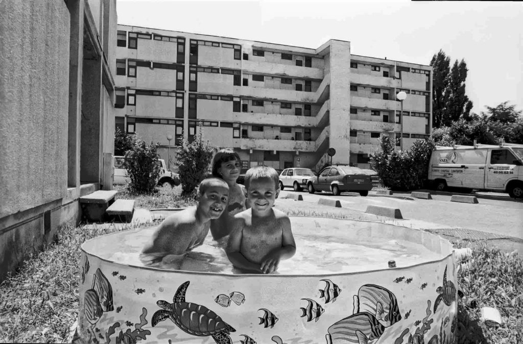 La Cité Pierre Montillet, située dans le quartier Sud du Blanc-Mesnil, a été construite par l'architecte d'origine grecque Georges Candilis1 en 1956-57 pour le compte du bailleur Emmaüs Habitat. Entre 1999 et 2012, la cité a fait l'objet d'une rénovation urbaine intense avec des démolitions-reconstructions, et tous les bâtiments ayant été construits à l'origine ont été rasés un par un. 
Depuis 2011, de nouveaux bâtiments, plus contemporains et plus bas, ont fait leur apparition à l'emplacement des anciens bâtiments datant des années 1950.
