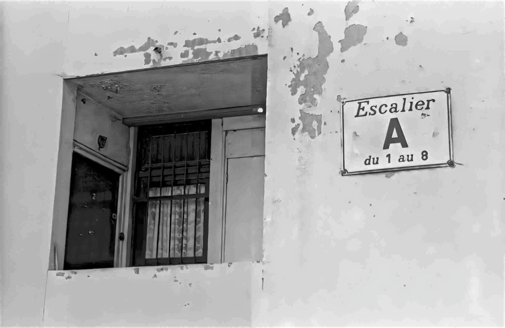 La Cité Pierre Montillet, située dans le quartier Sud du Blanc-Mesnil, a été construite par l'architecte d'origine grecque Georges Candilis1 en 1956-57 pour le compte du bailleur Emmaüs Habitat. Entre 1999 et 2012, la cité a fait l'objet d'une rénovation urbaine intense avec des démolitions-reconstructions, et tous les bâtiments ayant été construits à l'origine ont été rasés un par un. 
Depuis 2011, de nouveaux bâtiments, plus contemporains et plus bas, ont fait leur apparition à l'emplacement des anciens bâtiments datant des années 1950.