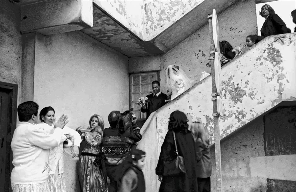La Cité Pierre Montillet, située dans le quartier Sud du Blanc-Mesnil, a été construite par l'architecte d'origine grecque Georges Candilis1 en 1956-57 pour le compte du bailleur Emmaüs Habitat. Entre 1999 et 2012, la cité a fait l'objet d'une rénovation urbaine intense avec des démolitions-reconstructions, et tous les bâtiments ayant été construits à l'origine ont été rasés un par un. 
Depuis 2011, de nouveaux bâtiments, plus contemporains et plus bas, ont fait leur apparition à l'emplacement des anciens bâtiments datant des années 1950.