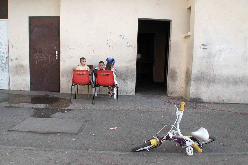 La Cité Pierre Montillet, située dans le quartier Sud du Blanc-Mesnil, a été construite en 1956-57 pour le compte du bailleur Emmaüs Habitat. 
Entre 1999 et 2012, la cité a fait l'objet d'une rénovation urbaine intense avec des démolitions-reconstructions, et tous les bâtiments ayant été construits à l'origine ont été rasés un par un.