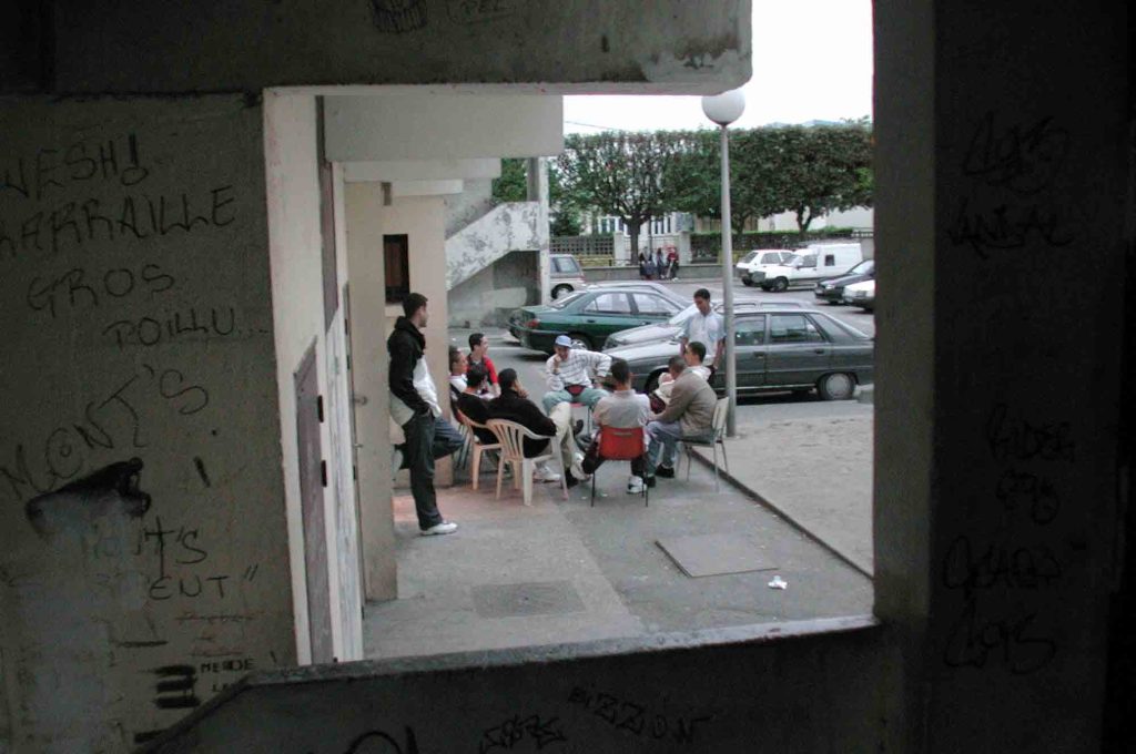 La Cité Pierre Montillet, située dans le quartier Sud du Blanc-Mesnil, a été construite en 1956-57 pour le compte du bailleur Emmaüs Habitat. 
Entre 1999 et 2012, la cité a fait l'objet d'une rénovation urbaine intense avec des démolitions-reconstructions, et tous les bâtiments ayant été construits à l'origine ont été rasés un par un.