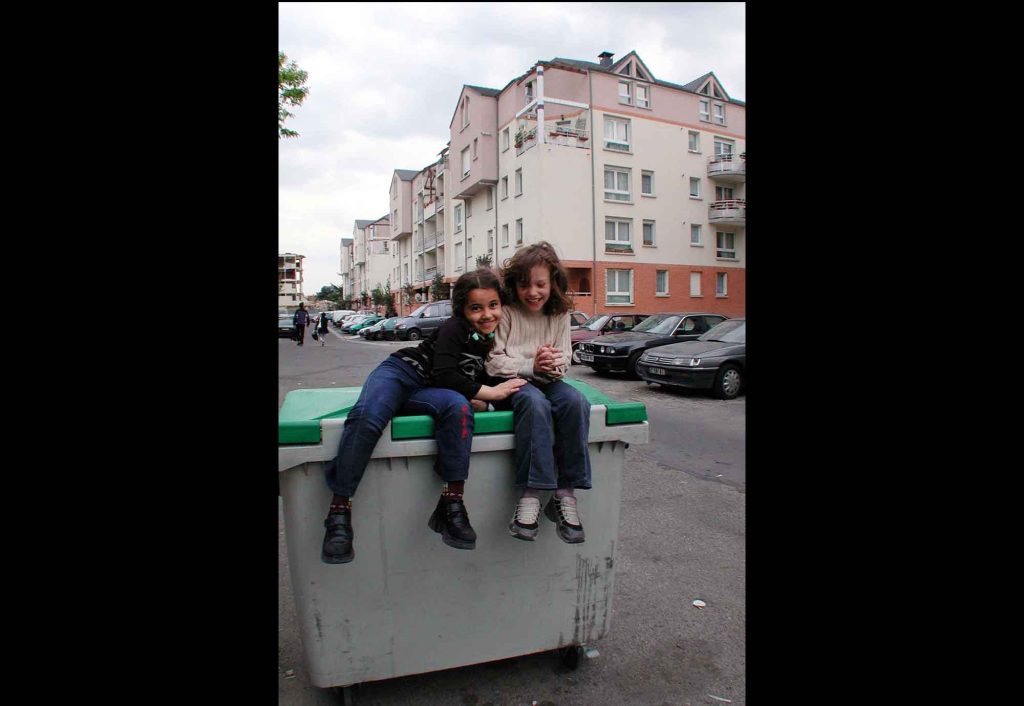 La Cité Pierre Montillet, située dans le quartier Sud du Blanc-Mesnil, a été construite en 1956-57 pour le compte du bailleur Emmaüs Habitat. 
Entre 1999 et 2012, la cité a fait l'objet d'une rénovation urbaine intense avec des démolitions-reconstructions, et tous les bâtiments ayant été construits à l'origine ont été rasés un par un.